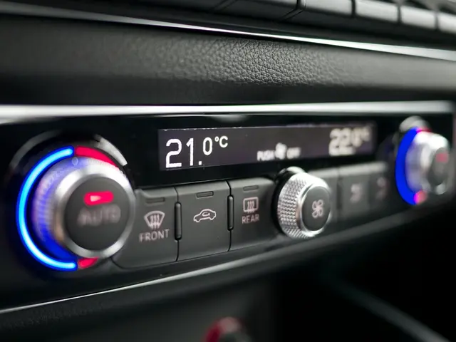 Information hub dedicated to energy-efficient heating systems, focusing on large heat pumps