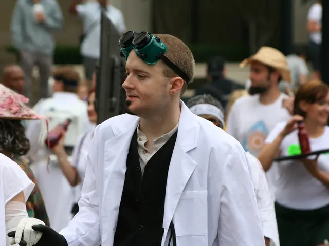 "Karoline Leavitt's Video of Trump's Unwanted Actions at the US Open Sparks Scorn and Ridicule"