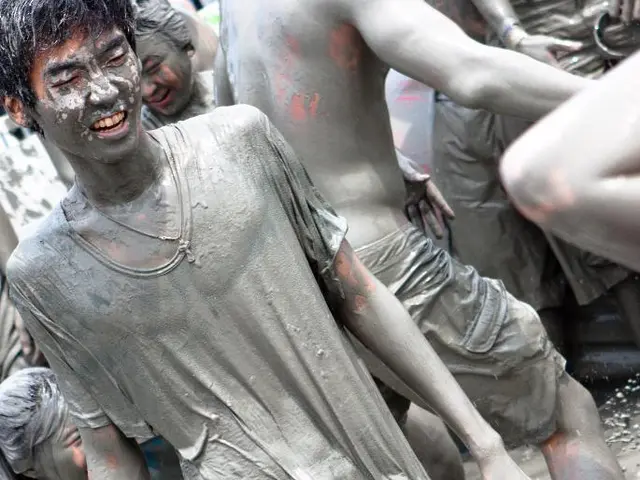 I'm undertaking a 450km swim to combat waste colonialism