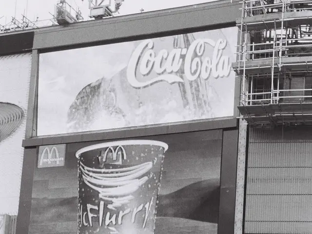 Inquiry by Dara O'Kearney: Is a Check-Raise Permissible in a Standard Poker Competition?