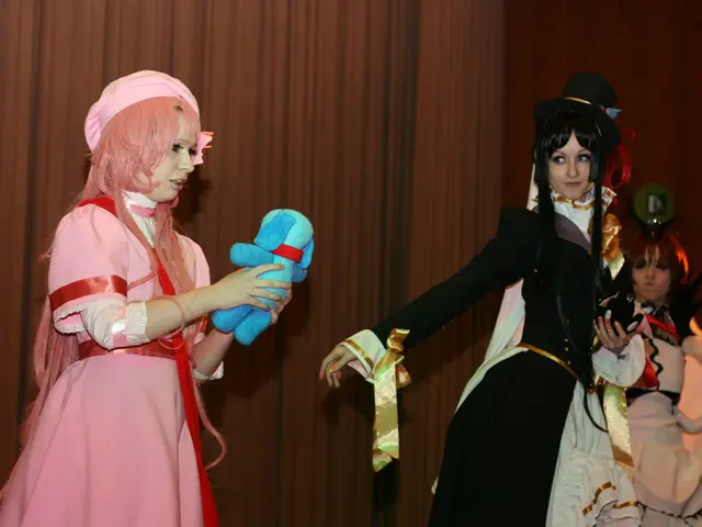 "Vegetation": Polyamorous relationships, performing groups, and childbirth instances unfolding at...